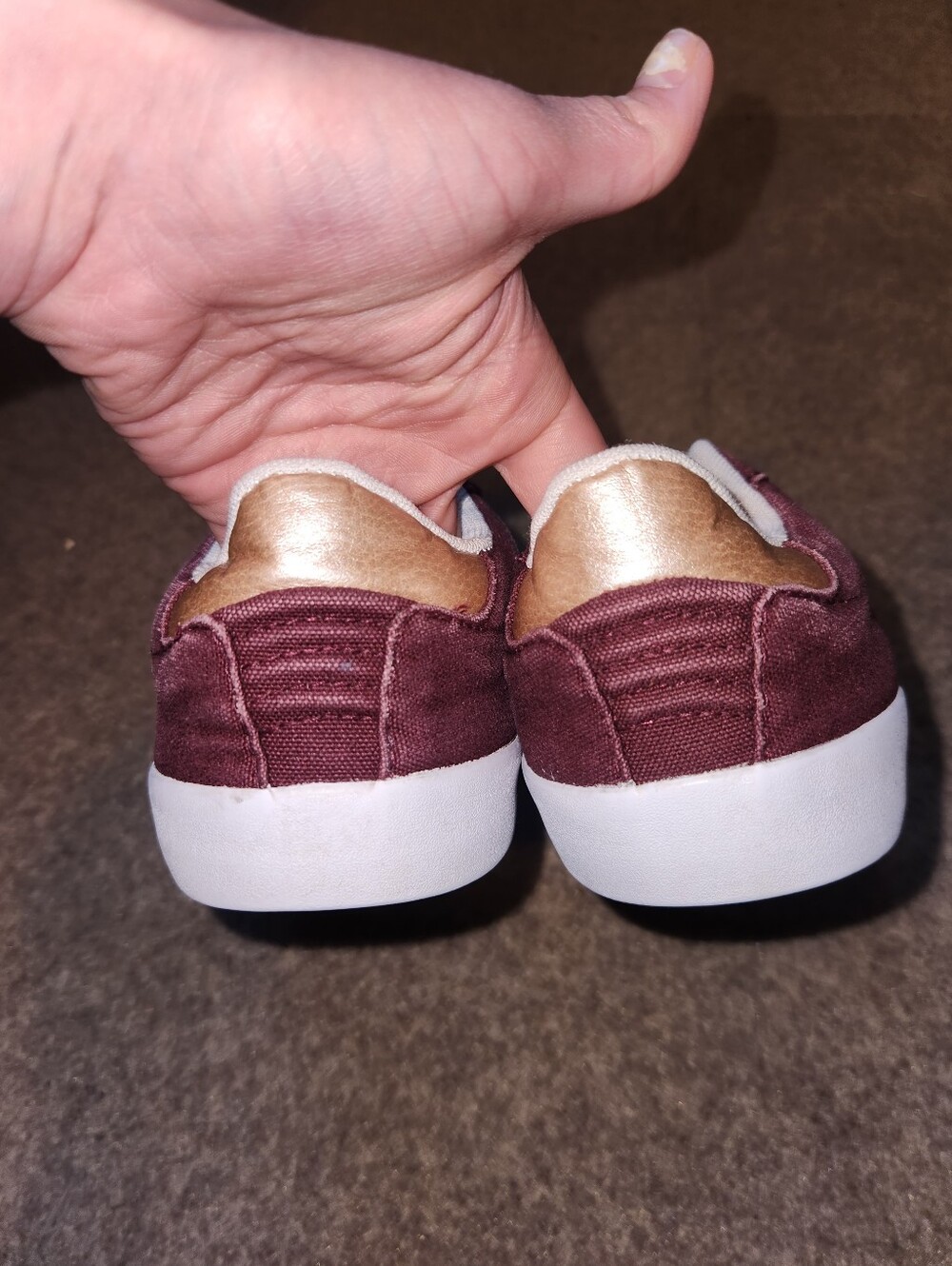 Converse Low Top Chuck Taylor All Star Burgundy Gold Lace Up Fashion Sneakers W8 - Picture 5 of 7